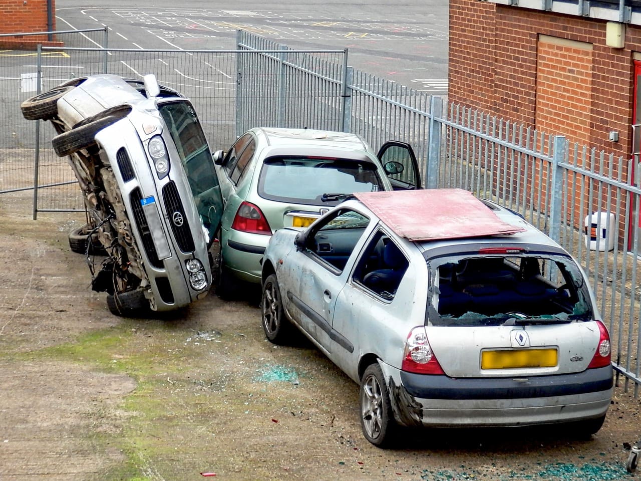 car accident scene with uninsured vehicle